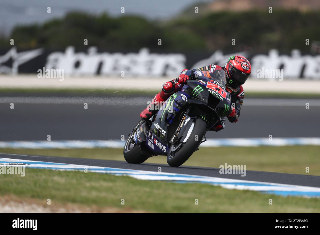 PHILLIP ISLAND, Australien. Oktober 2023. 2023 Guru by Gryfyn Australian Motorrad Grand Prix - Fabio Quartararo (Frankreich) fuhr auf der #20 Monster Energy Yamaha MotoGP Yamaha YZR-M1 während des Qualfying auf dem Phillip Island Grand Prix Circuit am 21. Oktober 2023 in Phillip Island, Australien - Image Credit: brett keating/Alamy Live News Stockfoto