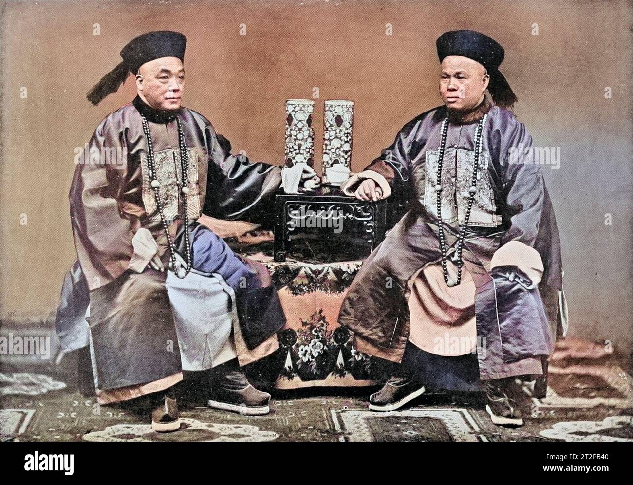 Zwei chinesische Mandarinen Stockfoto