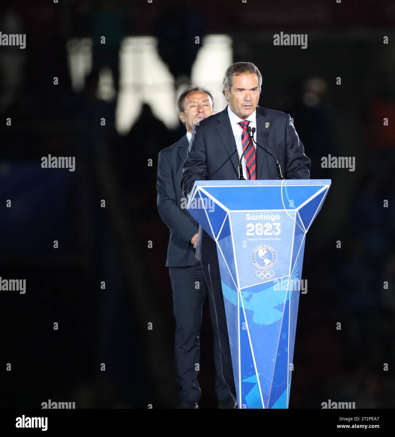 Santiago, Chile. Oktober 2023. (SPO) Eröffnungszeremonie der Panamerikanischen Spiele 2023 in Santiago. 20. Oktober 2023, Santiago, Chile: Die Eröffnungszeremonie der Panamerikanischen Spiele 2023, die vom 20. Oktober bis 5. November in Santiago stattfinden, mit Flugzeugen, musikalischen Darbietungen Pelo Sebastian Yatra, Paraden der teilnehmenden Länder und wichtigen Würdenträgern wie dem Präsidenten Chiles, Gabriel Boric, chilenische Sportministerin Jaime Pizarro, Neven Ilic, Präsident von Panam Sports, Harold Mayne Nicholls CEO von Panam, Schlagzeugerin Juanita Parra von der Musikgruppe Los Jaivas. Quelle: Niyi Stockfoto