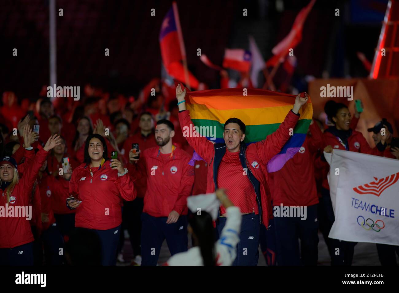 Santiago, Chile. Oktober 2023. Chilenische Delegation bei der Eröffnung der Panamerikanischen Spiele Santiago 2023. Im Estadio Nacional Julio Martínez Prádanos in Santiago. Chile. Quelle: Reinaldo Reginato/FotoArena/Alamy Live News Stockfoto