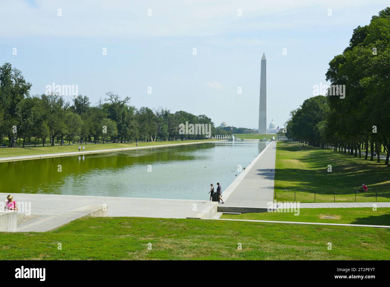 Das Washington Monument und der Reflecting Pond an der National Mall in Washington, DC, USA Stockfoto