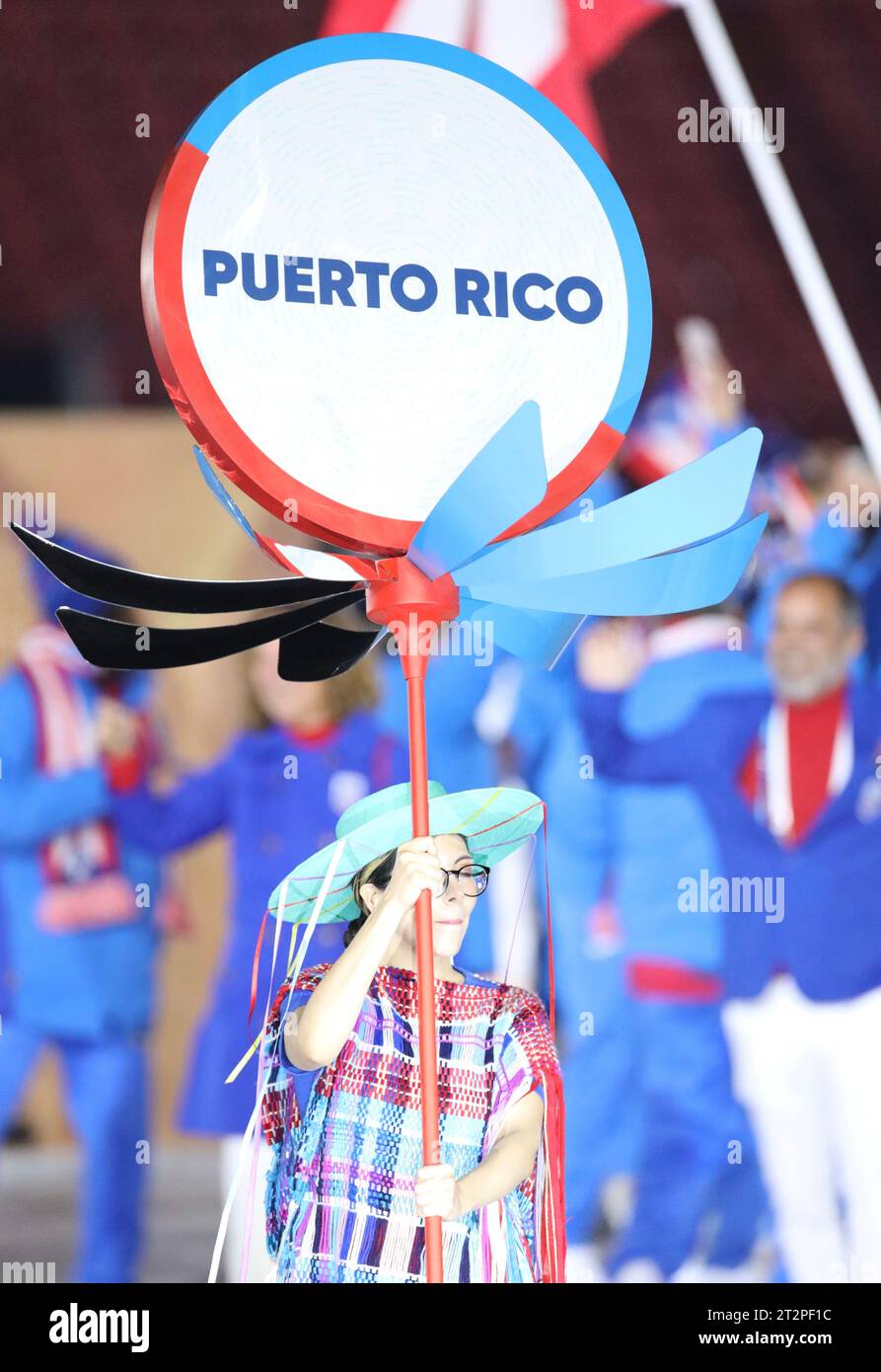 Santiago, Chile. Oktober 2023. (SPO) Eröffnungszeremonie der Panamerikanischen Spiele 2023 in Santiago. 20. Oktober 2023, Santiago, Chile: Die Eröffnungszeremonie der Panamerikanischen Spiele 2023, die vom 20. Oktober bis 5. November in Santiago stattfinden, mit Flugzeugen, musikalischen Darbietungen Pelo Sebastian Yatra, Paraden der teilnehmenden Länder und wichtigen Würdenträgern wie dem Präsidenten Chiles, Gabriel Boric, chilenische Sportministerin Jaime Pizarro, Neven Ilic, Präsident von Panam Sports, Harold Mayne Nicholls CEO von Panam, Schlagzeugerin Juanita Parra von der Musikgruppe Los Jaivas. Quelle: Niyi Stockfoto