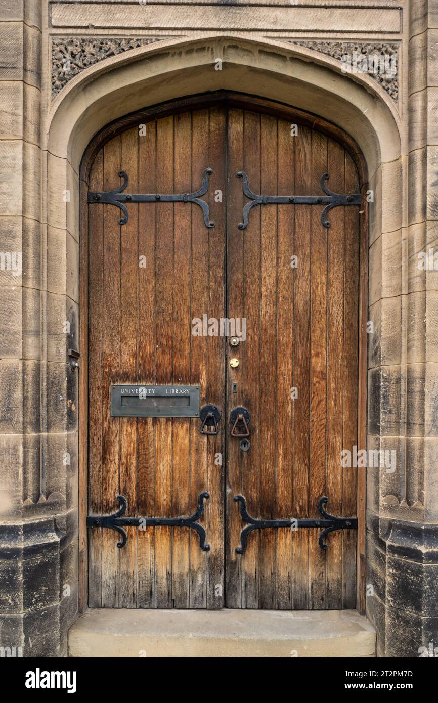 Tür- und Postfach für die Durham University Library, Durham, Großbritannien Stockfoto