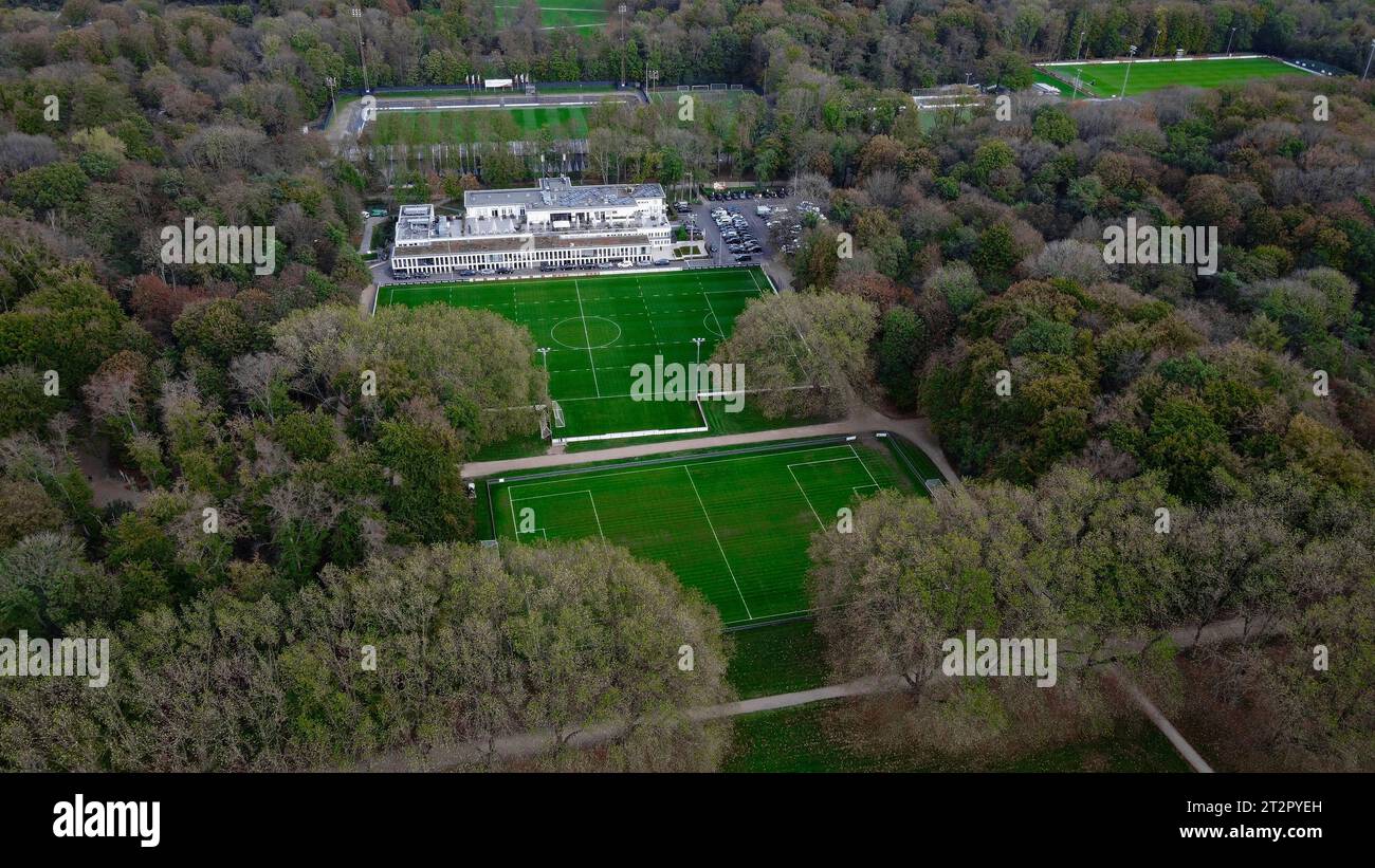 KÖLN, DEUTSCHLAND - 8. November 2022: Fußballfeld. Trainingszentrum im Wald Stockfoto