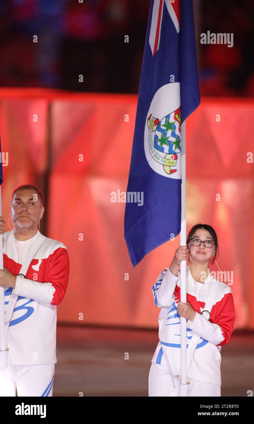Santiago, Chile. Oktober 2023. (SPO) Eröffnungszeremonie der Panamerikanischen Spiele 2023 in Santiago. 20. Oktober 2023, Santiago, Chile: Die Eröffnungszeremonie der Panamerikanischen Spiele 2023, die vom 20. Oktober bis 5. November in Santiago stattfinden, mit Flugzeugen, musikalischen Darbietungen von Sebastian Yatra, Paraden der teilnehmenden Länder und wichtigen Würdenträgern wie dem chilenischen Präsidenten Gabriel Boric, Harold Mayne Nicholls CEO von Panam, Schlagzeugerin Juanita Parra von der Musikgruppe Los Jaivas. Foto: Niyi Fote/Thenews2 (Foto: Niyi Fote/Thenews2/Zumapress) (Foto: © Niyi Fote/TheNEWS Stockfoto