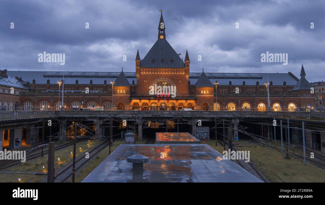 Kopenhagen Hauptbahnhof an der Blauen Stunde, Dänemark Stockfoto