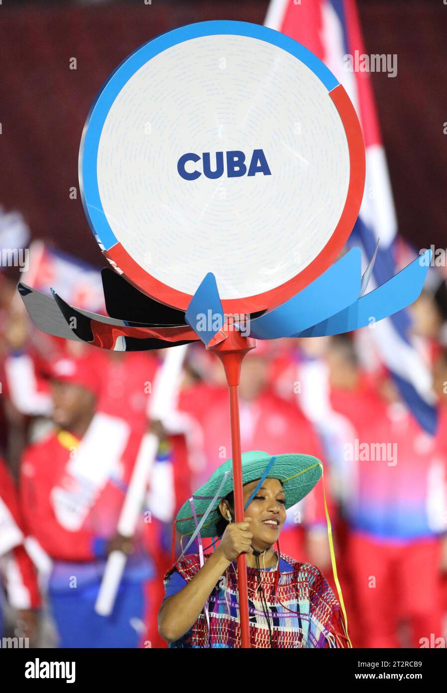 Santiago, Chile. Oktober 2023. (SPO) Eröffnungszeremonie der Panamerikanischen Spiele 2023 in Santiago. 20. Oktober 2023, Santiago, Chile: Die Eröffnungszeremonie der Panamerikanischen Spiele 2023, die vom 20. Oktober bis 5. November in Santiago stattfinden, mit Flugzeugen, musikalischen Darbietungen von Sebastian Yatra, Paraden der teilnehmenden Länder und wichtigen Würdenträgern wie dem chilenischen Präsidenten Gabriel Boric, Harold Mayne Nicholls CEO von Panam, Schlagzeugerin Juanita Parra von der Musikgruppe Los Jaivas. Foto: Niyi Fote/Thenews2 (Foto: Niyi Fote/Thenews2/Zumapress) (Foto: © Niyi Fote/TheNEWS Stockfoto