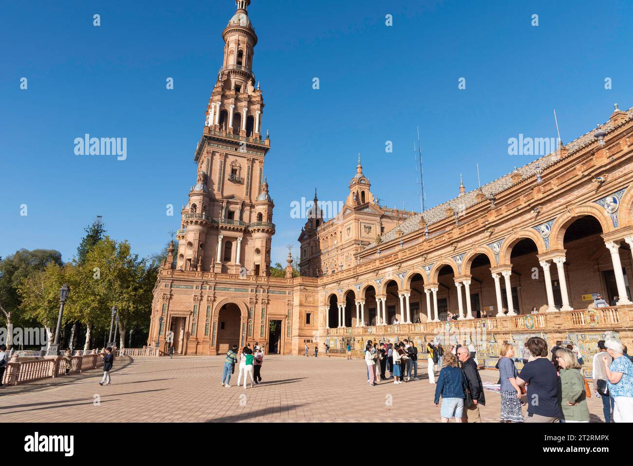 Sevilla Andalucía España 20-10-23- Plaza de España es un conjunto arquitectónico Stockfoto