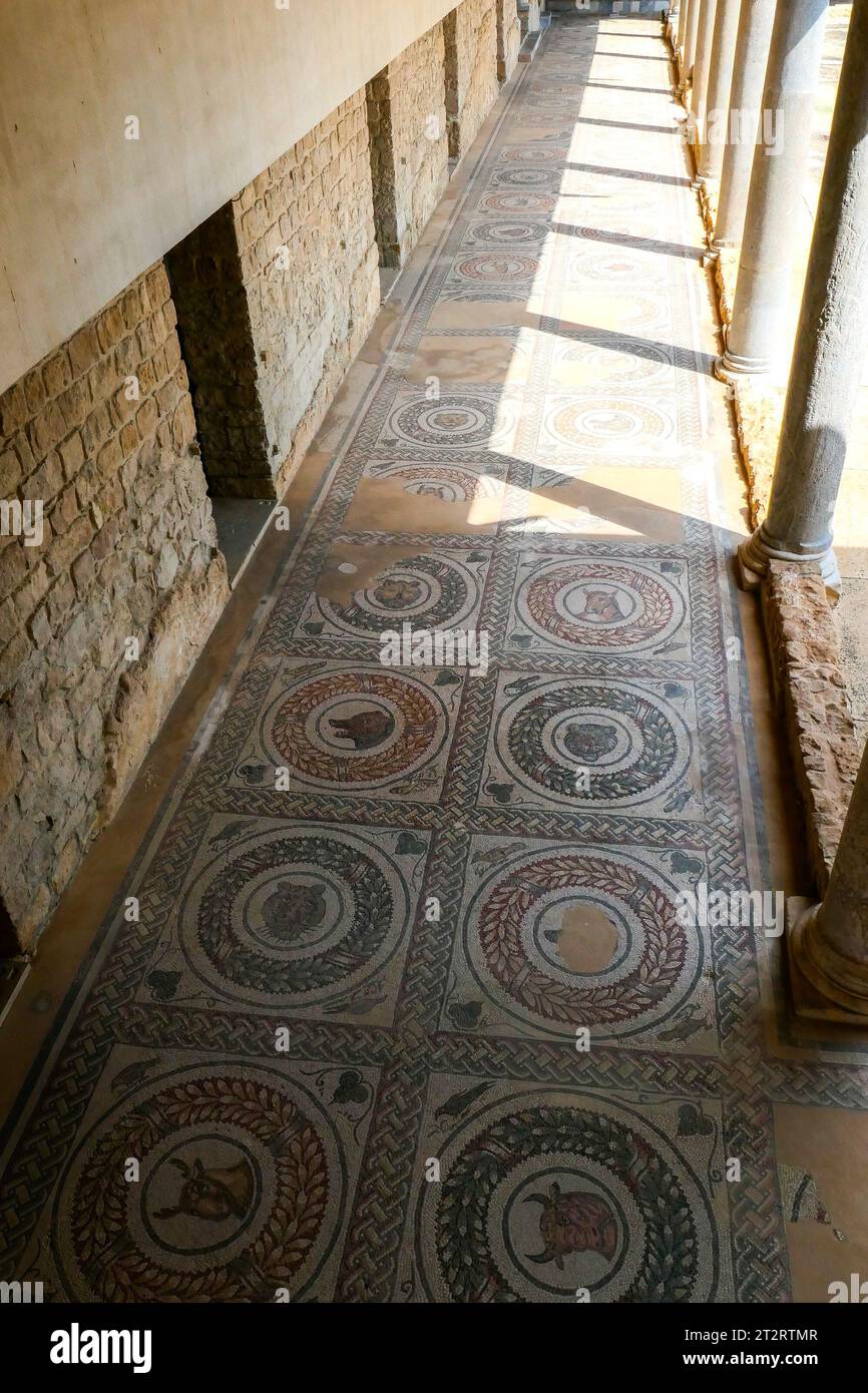 Korridor oder Mosaike der Villa Romaa del Casale Stockfoto