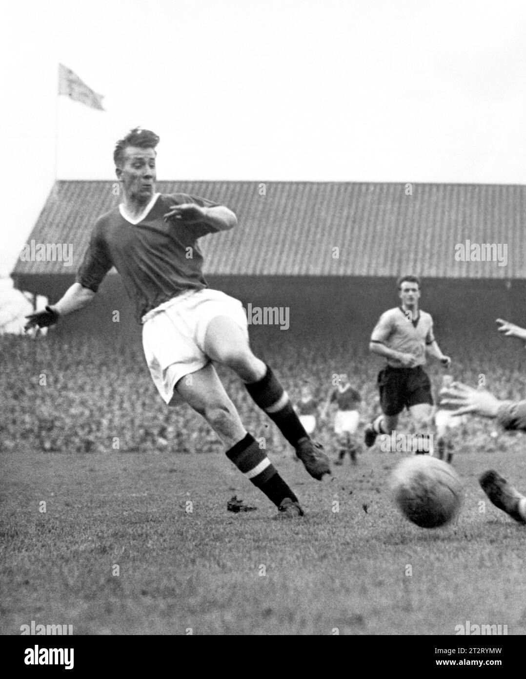 Aktenfoto vom 16.03.1957 von Bobby Charlton aus Manchester United. Sir