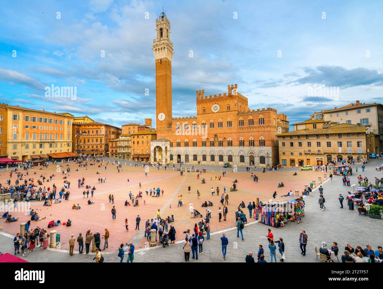 Piazza del Campo mit Palazzo Pubblico, Siena, Toskana, Italien, Europa UNESCO-Weltkulturerbe Stockfoto