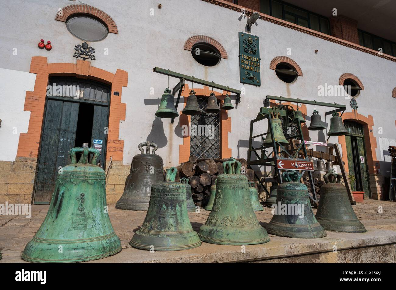 Die Päpstliche Glockengießerei Marinelli ist ein italienisches Metallurgieunternehmen mit Sitz in Agnone, das sich auf den Glockengieß spezialisiert hat. Stockfoto
