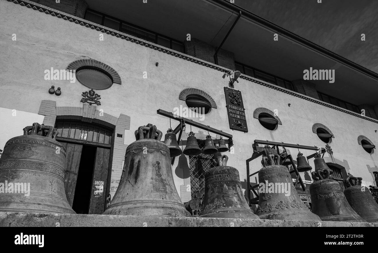 Die Päpstliche Glockengießerei Marinelli ist ein italienisches Metallurgieunternehmen mit Sitz in Agnone, das sich auf den Glockengieß spezialisiert hat. Stockfoto