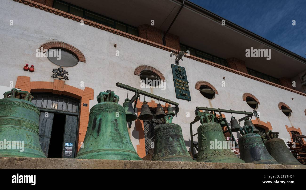 Die Päpstliche Glockengießerei Marinelli ist ein italienisches Metallurgieunternehmen mit Sitz in Agnone, das sich auf den Glockengieß spezialisiert hat. Stockfoto