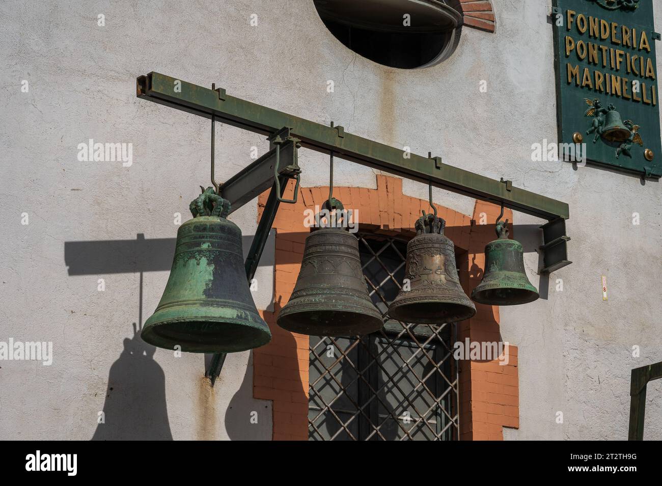 Die Päpstliche Glockengießerei Marinelli ist ein italienisches Metallurgieunternehmen mit Sitz in Agnone, das sich auf den Glockengieß spezialisiert hat. Stockfoto