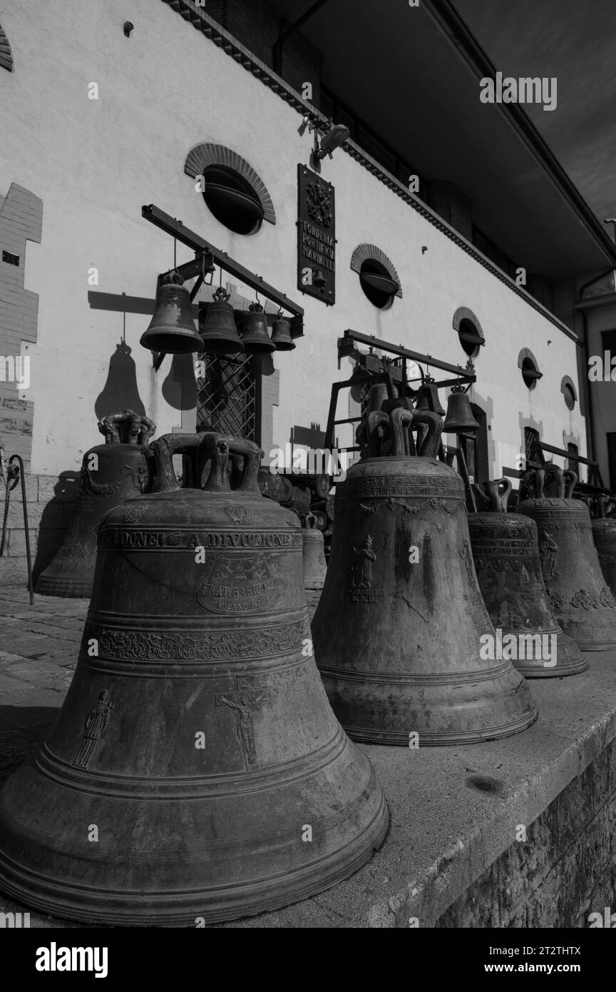 Die Päpstliche Glockengießerei Marinelli ist ein italienisches Metallurgieunternehmen mit Sitz in Agnone, das sich auf den Glockengieß spezialisiert hat. Stockfoto