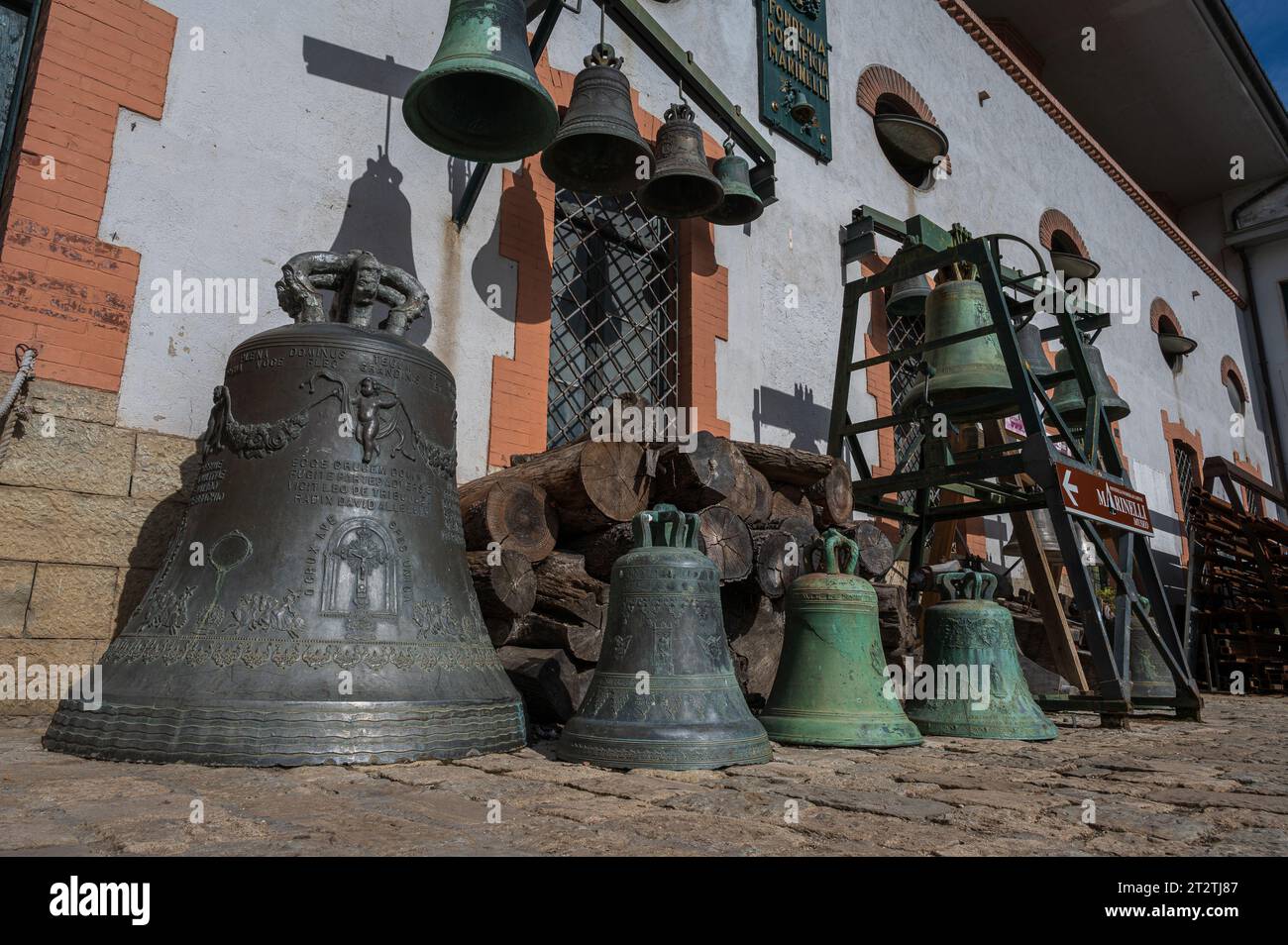 Die Päpstliche Glockengießerei Marinelli ist ein italienisches Metallurgieunternehmen mit Sitz in Agnone, das sich auf den Glockengieß spezialisiert hat. Stockfoto