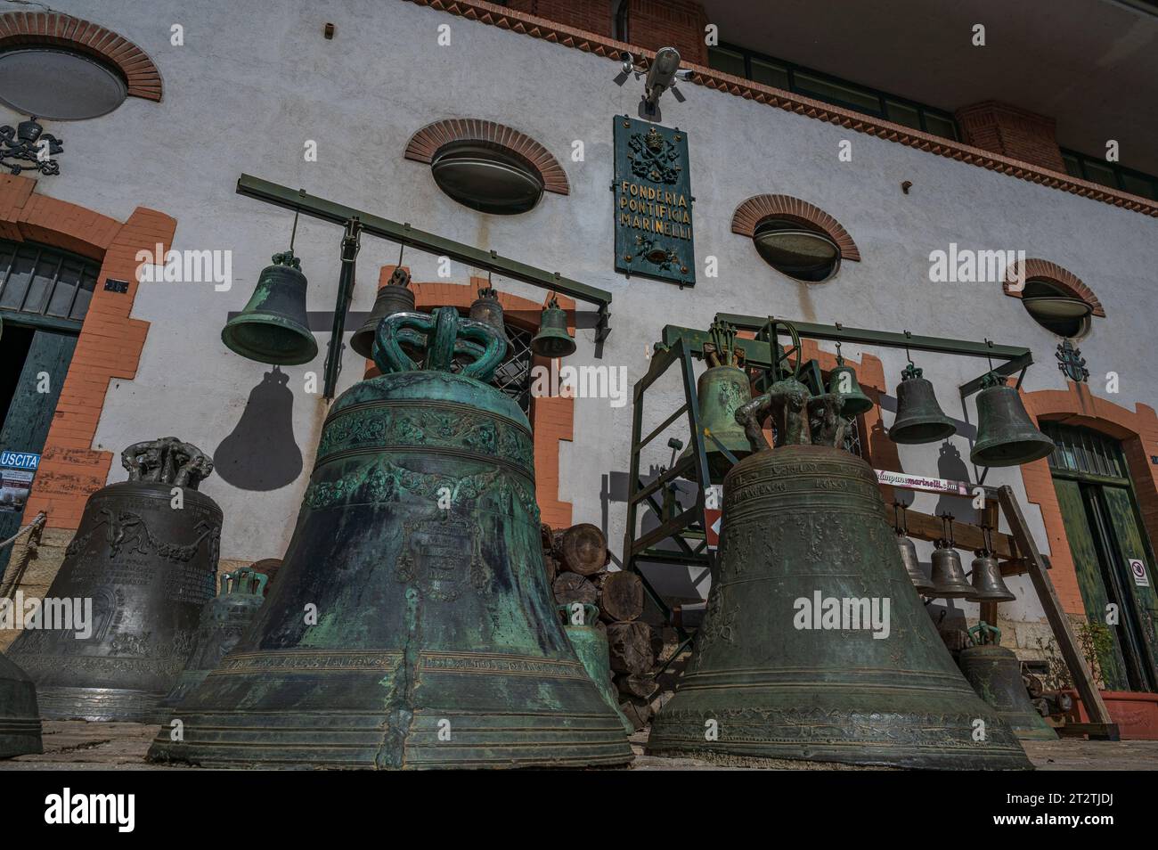 Die Päpstliche Glockengießerei Marinelli ist ein italienisches Metallurgieunternehmen mit Sitz in Agnone, das sich auf den Glockengieß spezialisiert hat. Stockfoto