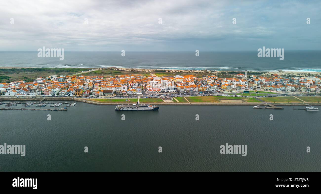 Paniramischer Blick auf den Strand von Costa Nova an der Küste von Aveiro Stockfoto