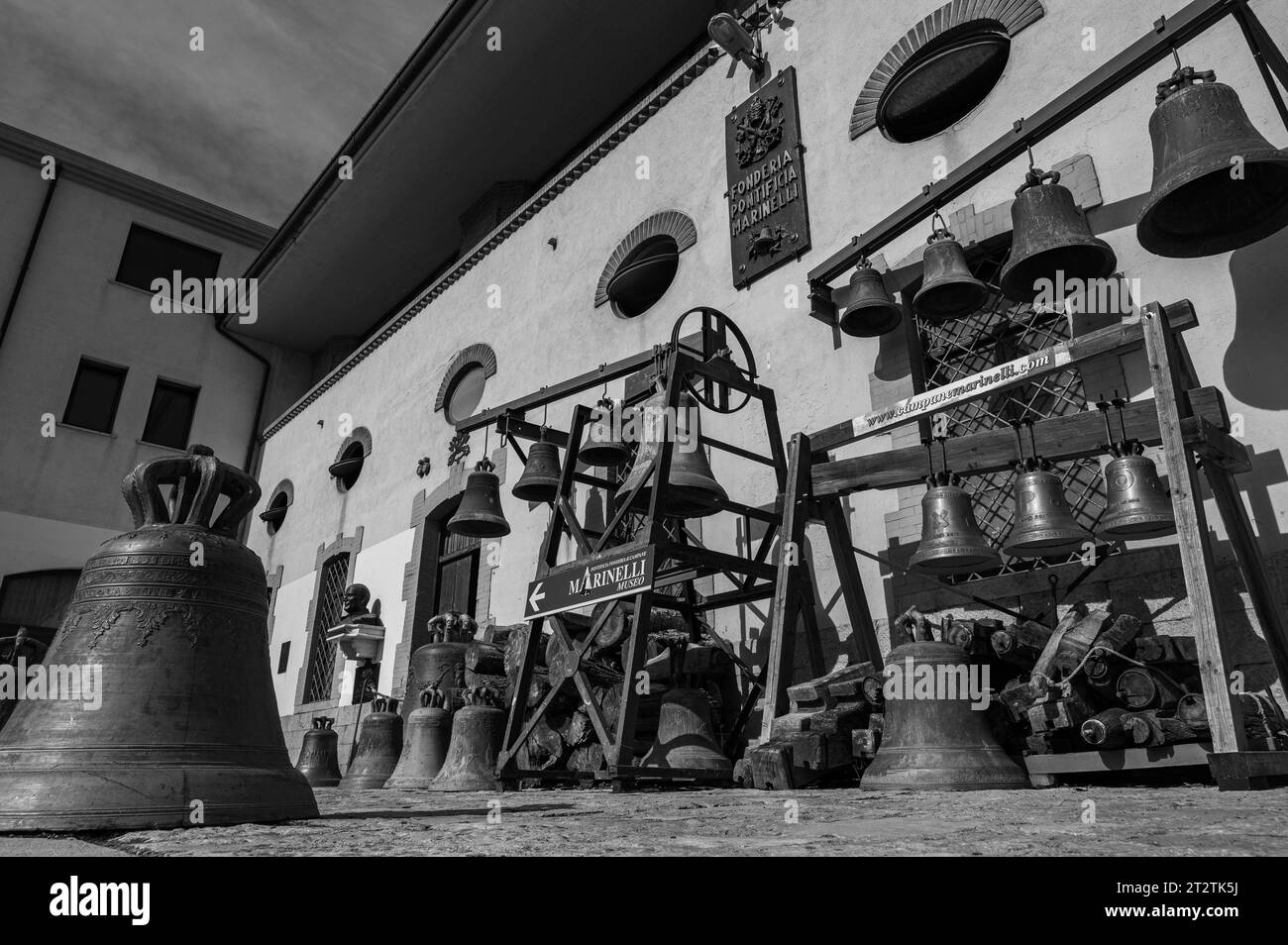 Die Päpstliche Glockengießerei Marinelli ist ein italienisches Metallurgieunternehmen mit Sitz in Agnone, das sich auf den Glockengieß spezialisiert hat. Stockfoto