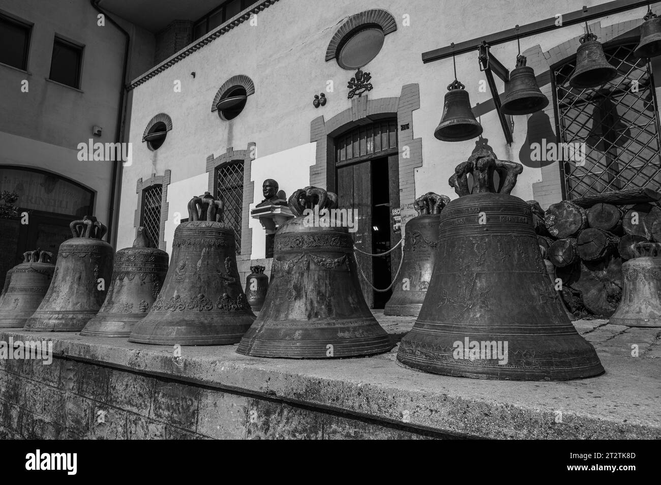 Die Päpstliche Glockengießerei Marinelli ist ein italienisches Metallurgieunternehmen mit Sitz in Agnone, das sich auf den Glockengieß spezialisiert hat. Stockfoto