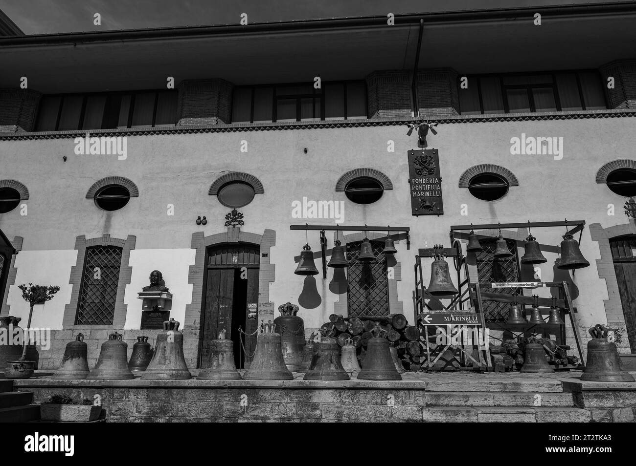 Die Päpstliche Glockengießerei Marinelli ist ein italienisches Metallurgieunternehmen mit Sitz in Agnone, das sich auf den Glockengieß spezialisiert hat. Stockfoto