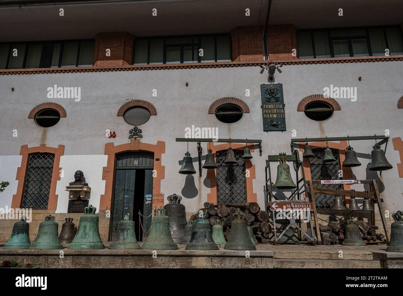Die Päpstliche Glockengießerei Marinelli ist ein italienisches Metallurgieunternehmen mit Sitz in Agnone, das sich auf den Glockengieß spezialisiert hat. Stockfoto