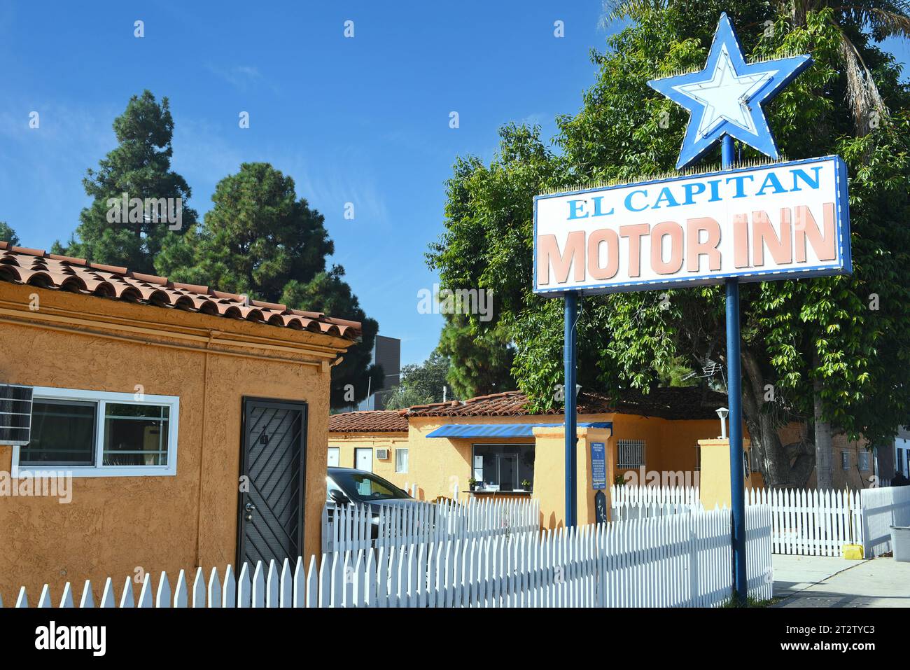 LONG BEACH, KALIFORNIEN - 18. OCT 2023: El Capitan Motor Inn am Pacific Coast Highway, PCH. Stockfoto