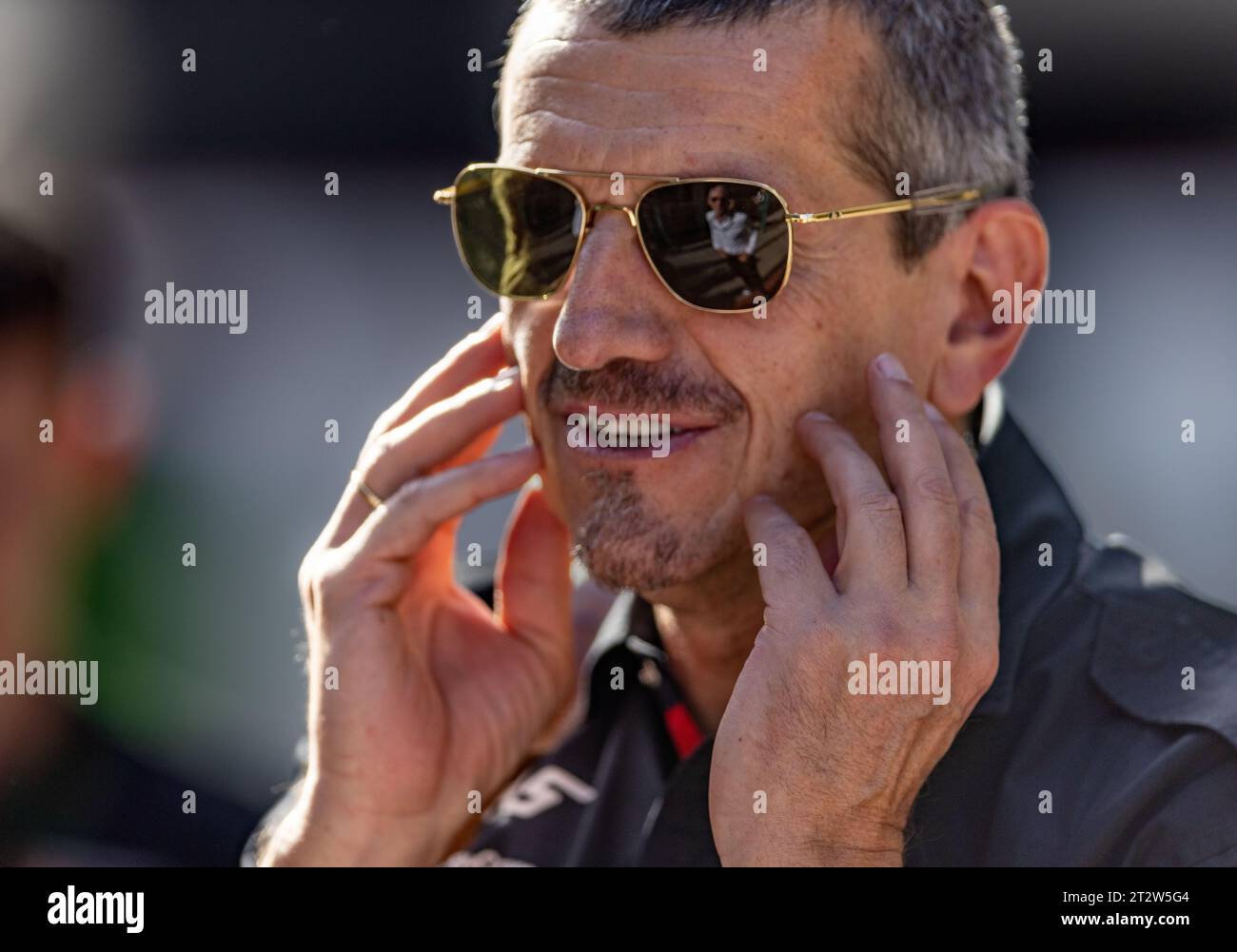 Austin, Texas - 21. Oktober 2023: Guenther Steiner, Teamchef des Moneygram Haas F1 Teams, beim Grand Prix von Lenovo United States auf dem Circuit of the Americas. Quelle: Nick Paruch/Alamy Live News Stockfoto