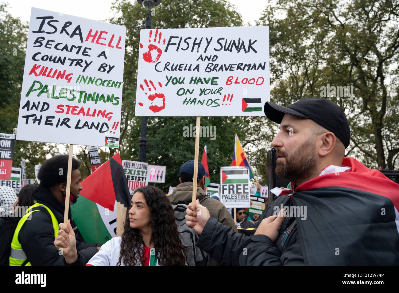 Am 21. Oktober 2023 marschierten schätzungsweise 100.000 Menschen durch Zentral-London, um Palästina zu unterstützen und ein Ende der Bombardierung von Gaza zu fordern. Stockfoto
