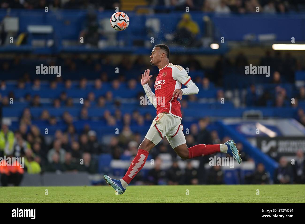 London, Großbritannien. Oktober 2023. Gabriel of Arsenal während des Spiels Chelsea gegen Arsenal Premier League in Stamford Bridge London Credit: MARTIN DALTON/Alamy Live News Stockfoto