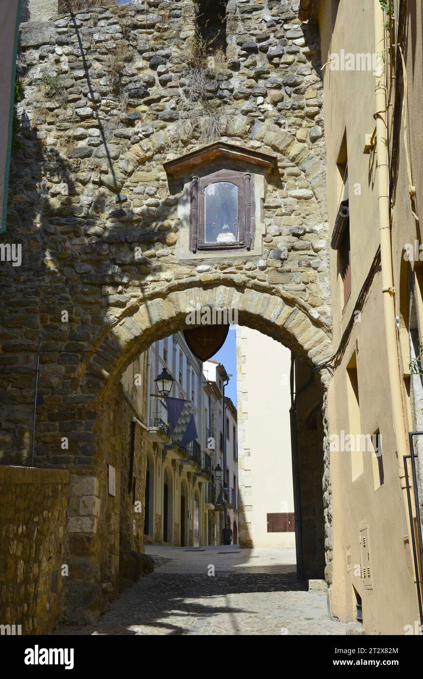 Altstadt der mittelalterlichen Stadt Besalú in der Region Garrotxa, Katalonien, Spanien. Stockfoto