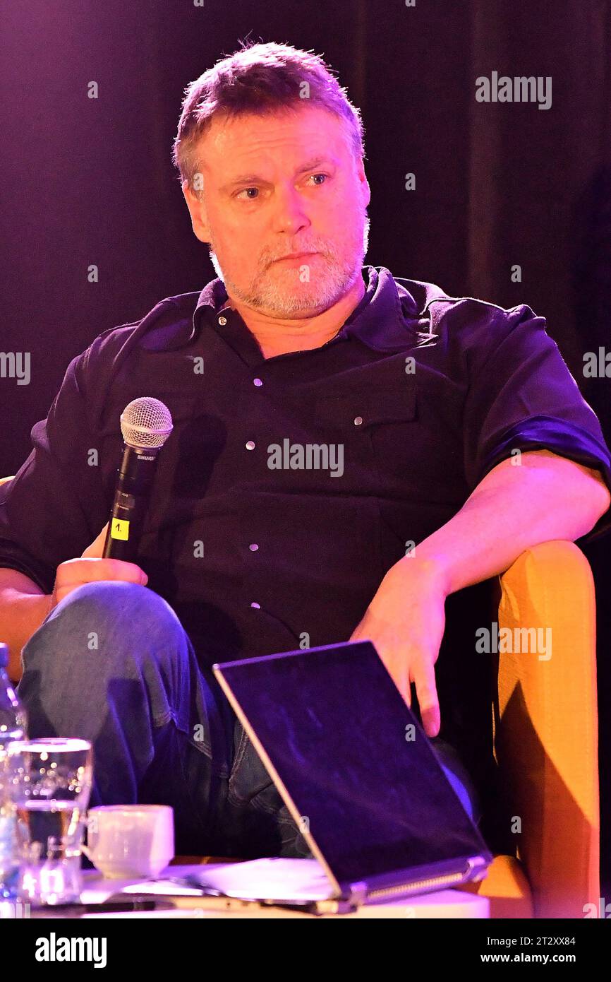 Der kanadische Schauspieler Michael Shanks, bekannt für seine Rolle als Daniel Jackson in der langjährigen Science-Fiction-Fernsehserie Stargate SG-1 Stockfoto