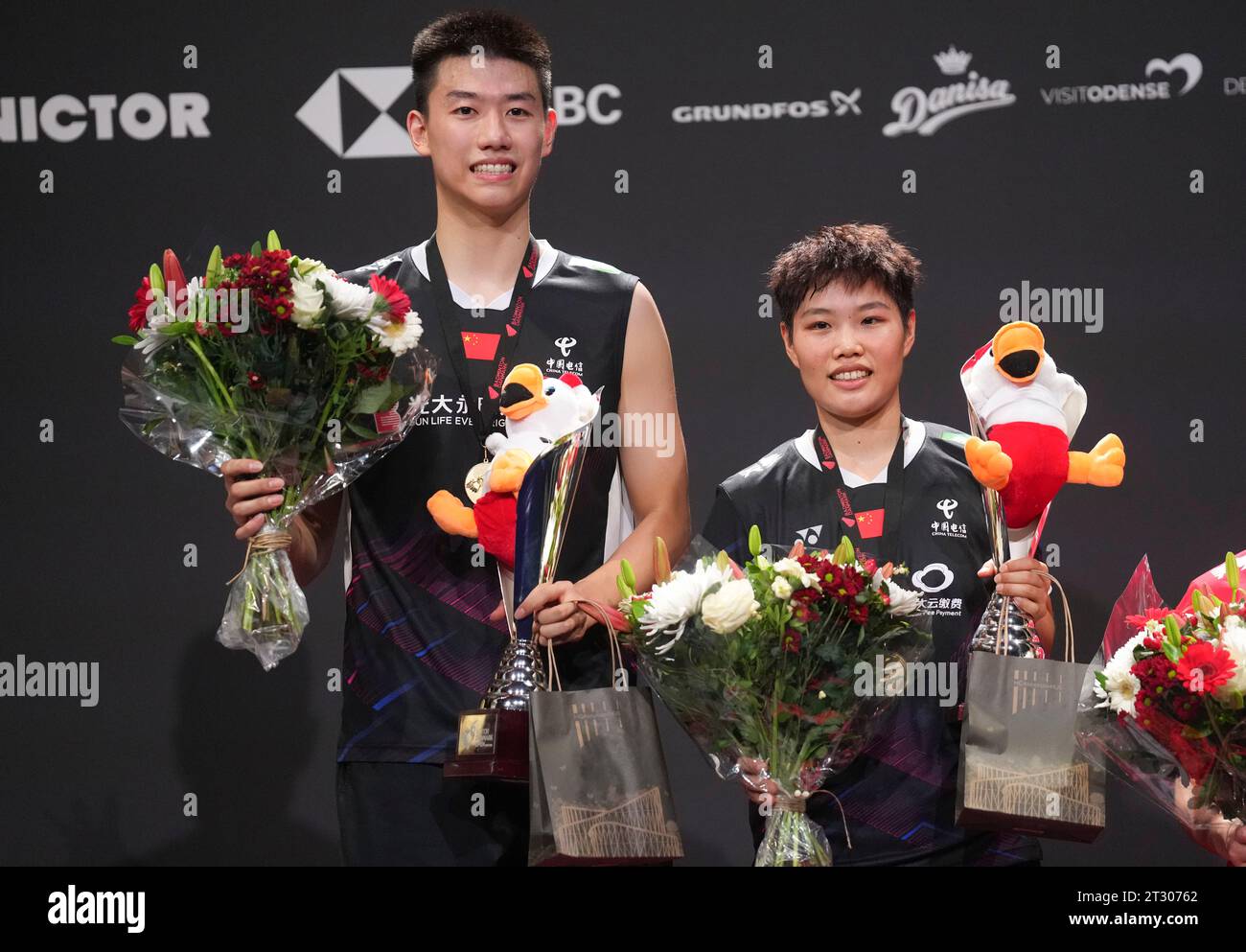 Feng Yan Zhe und Huang Dong Ping, China Sieger im gemischten Doppelpack bei Victor Denmark Open in der Jyske Bank Arena in Odense Sonntag 22, 2023. Stockfoto