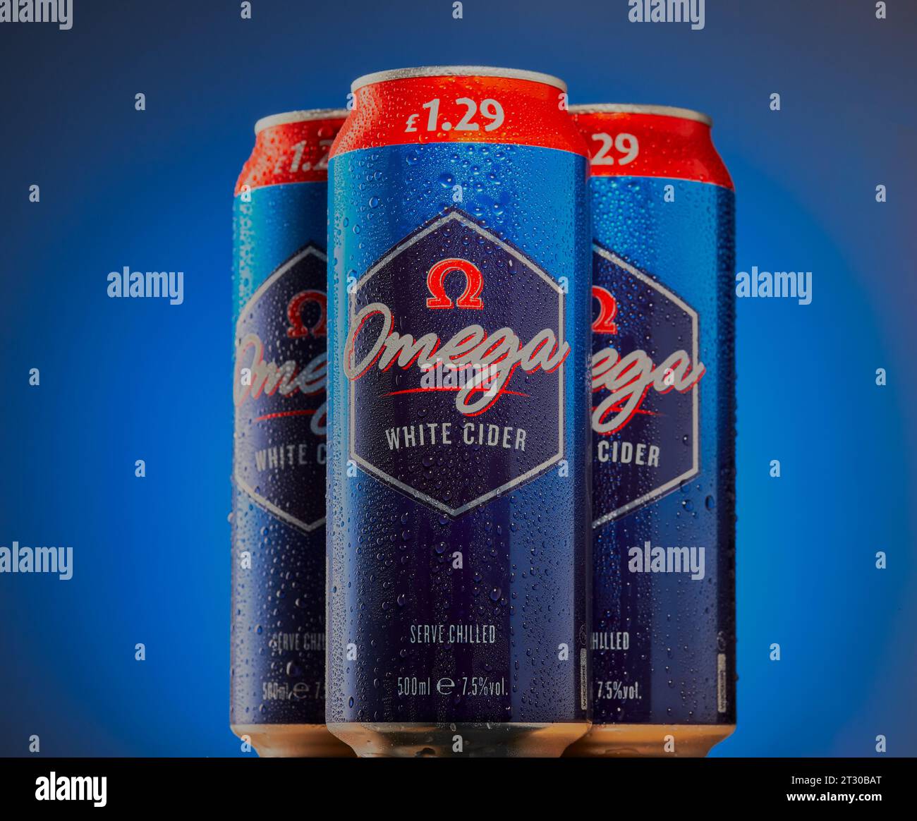 Mansfield, Nottingham, Vereinigtes Königreich, 21. Oktober 2023: Studio-Produktbild von kalten Dosen von Omega White Cider. Stockfoto