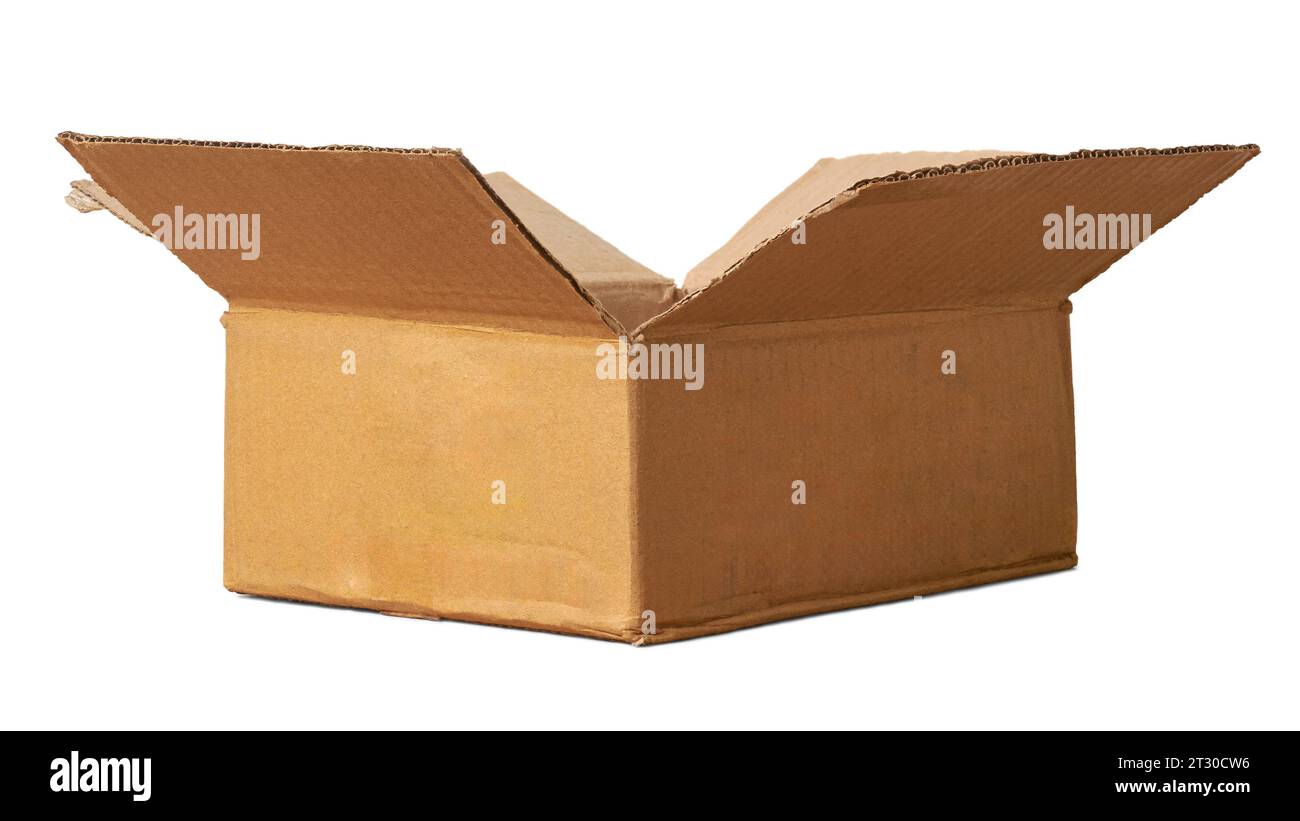 Offene gebrauchte Wellpappschachtel, die in Verpackungen verwendet wird, isoliert auf weißem Hintergrund, leere Modellschablone für grafisches Design Stockfoto
