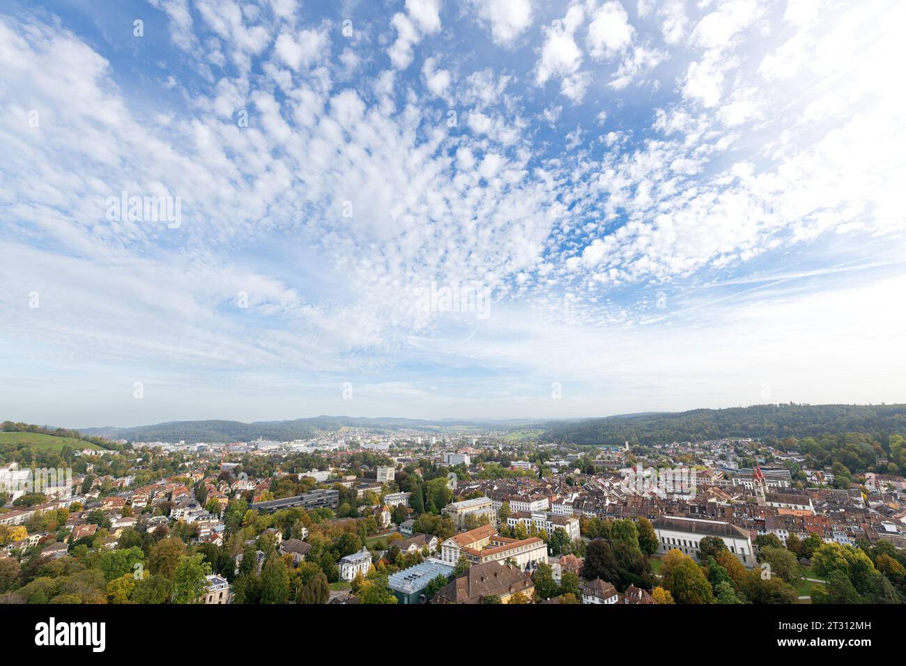 Blick auf das Stadtbild von Winterthur (Schweiz), Altstadt und Viertel Oberwinterthur und gesehen Stockfoto
