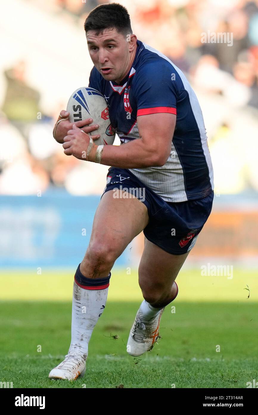 Victor Radley #13 von England während des Rugby League International Matches England gegen Tonga im Totally Wicked Stadium, St Helens, Großbritannien, 22. Oktober 2023 (Foto: Steve Flynn/News Images) Stockfoto