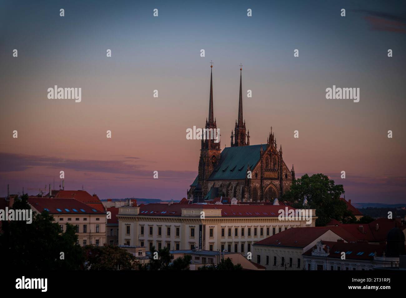 Blick auf den Sonnenuntergang von der Burg Spilberk über Brünn CZ 09 16 2023 Stockfoto