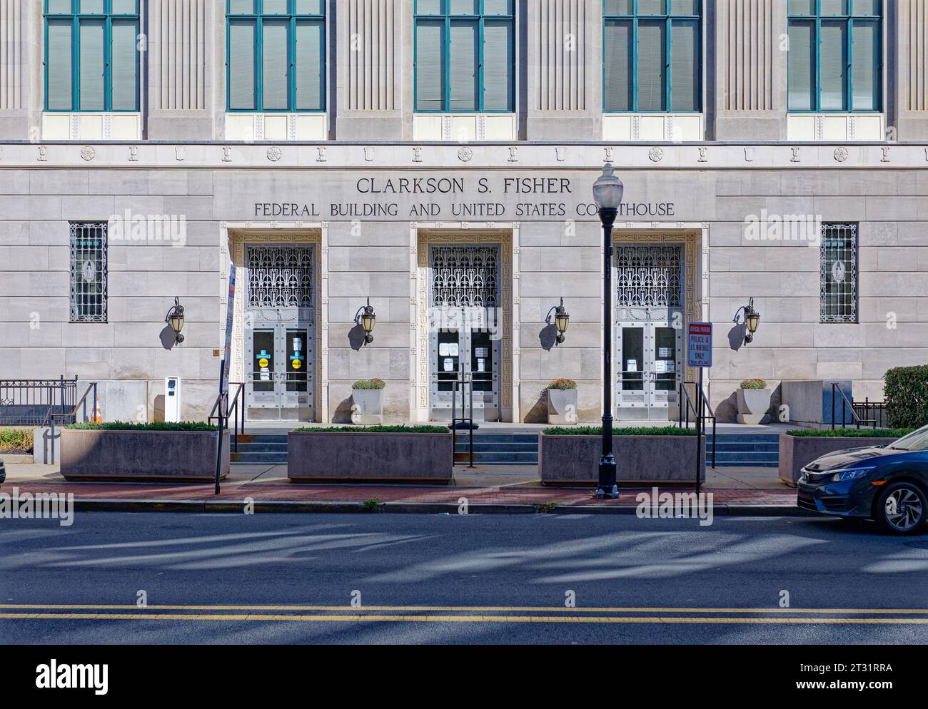 Ewing and Carroll, Trenton: Clarkson S Fisher Federal Building and United States Courthouse, 402 East State Street, wurde 1932 erbaut. Stockfoto