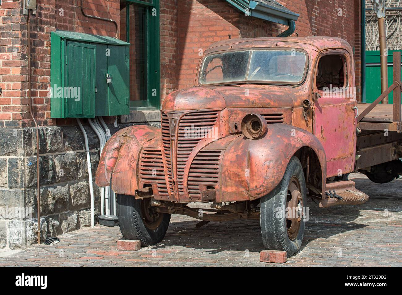 Das historische Distillery District in Toronto ist berühmt für seine viktorianische Industriebauweise und seine Restaurants, Cafés, Geschäfte, Galerien und thea Stockfoto