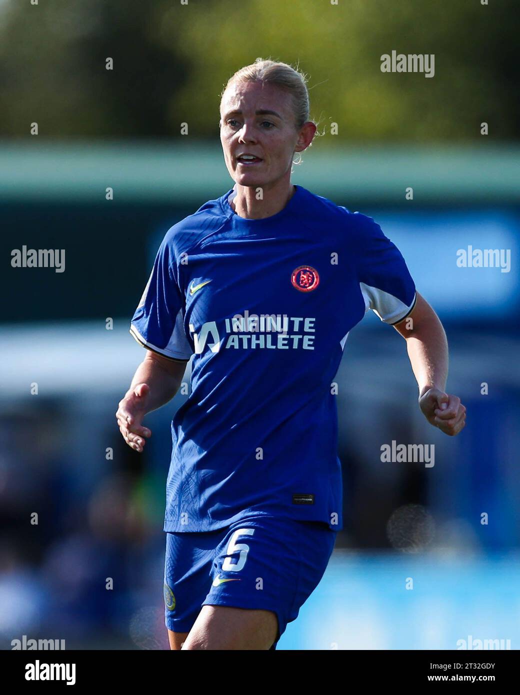 Chelsea's Sophie Infinge in Aktion während des Spiels Chelsea FC Women gegen Brighton & Hove Albion Women FC WSL am 22. Oktober 2023 in Kingsmeadow, Wheatsheaf Park, London, Großbritannien Credit: Every Second Media/Alamy Live News Stockfoto