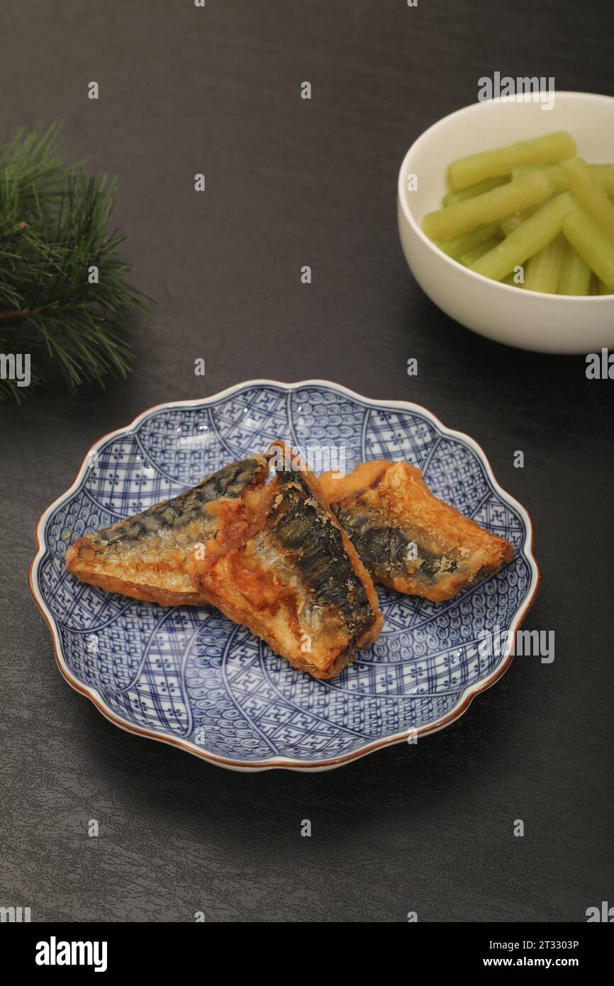 Gewürzte und frittierte Makrele im japanischen Stil Stockfoto