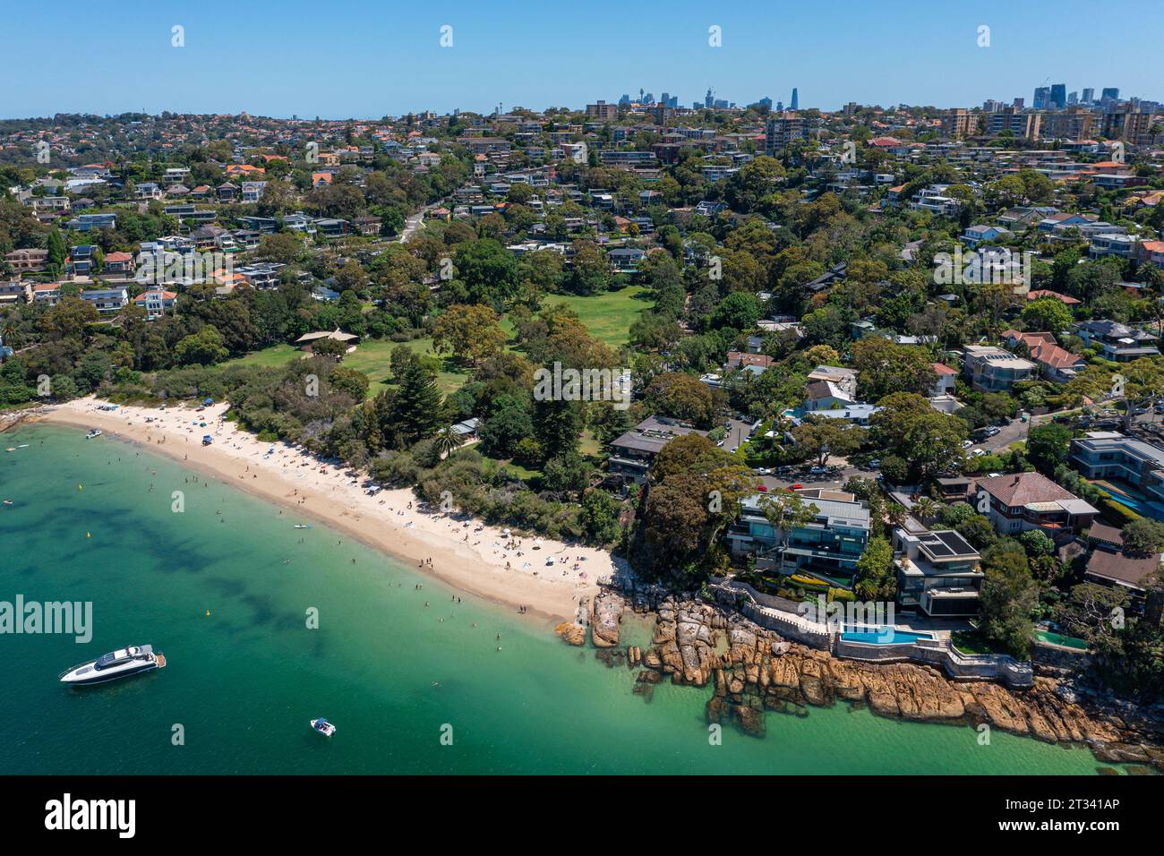 Panoramablick über die Cobblers Bay und den Chinamans Beach in Mosman, Northern Beaches in Sydney, Australien. Stockfoto