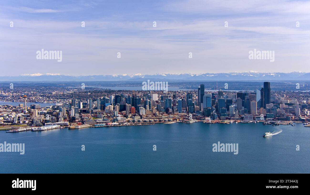 Luftaufnahme der Skyline von Seattle und Elliot Bay Stockfoto