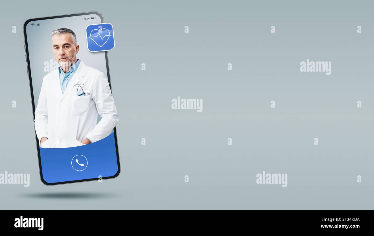 Online Arzt Videoaufzeichnung auf Smartphone-Bildschirm, professioneller medizinischer Dienst online und telemedizinisch Stockfoto