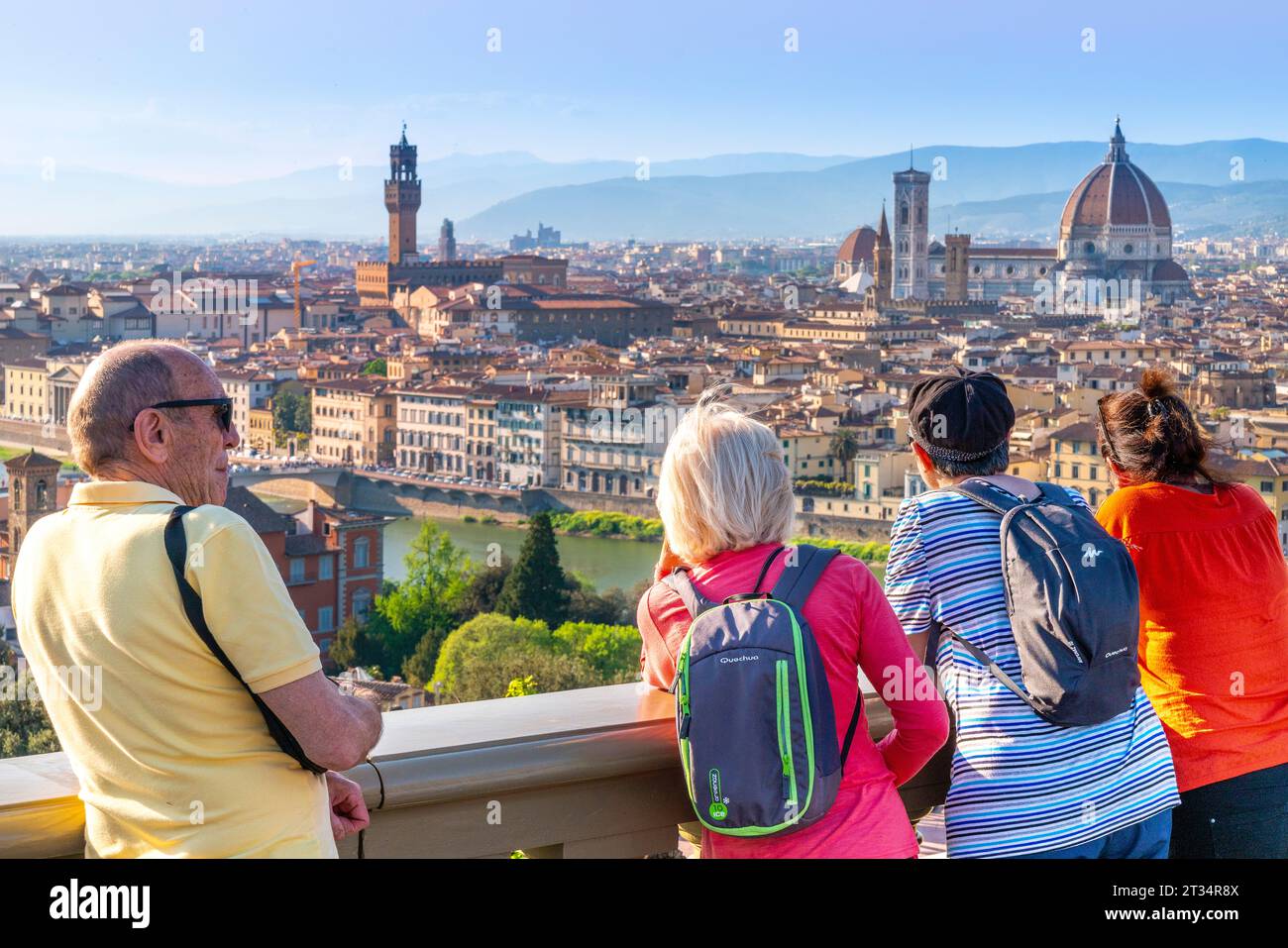Blick über Florenz mit dem Dom und der Kathedrale von Florenz, dem Fluss Arno Florenz, der Toskana, Italien, Europa Stockfoto
