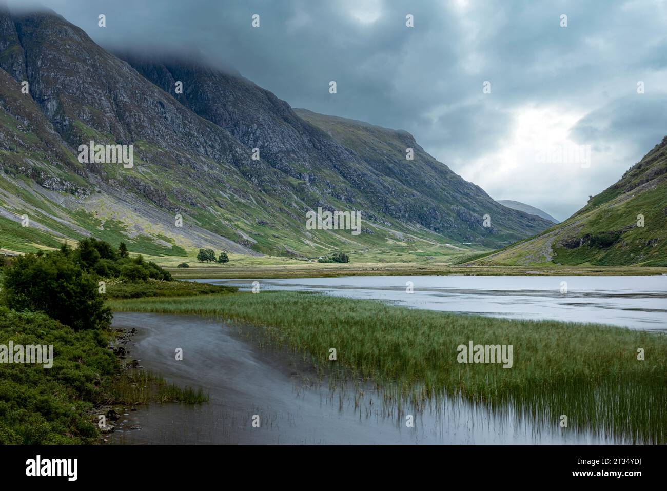 Loch Achtriochtan ist ein Süßwassersee im Herzen der Glencoe Highlands in Schottland. Stockfoto