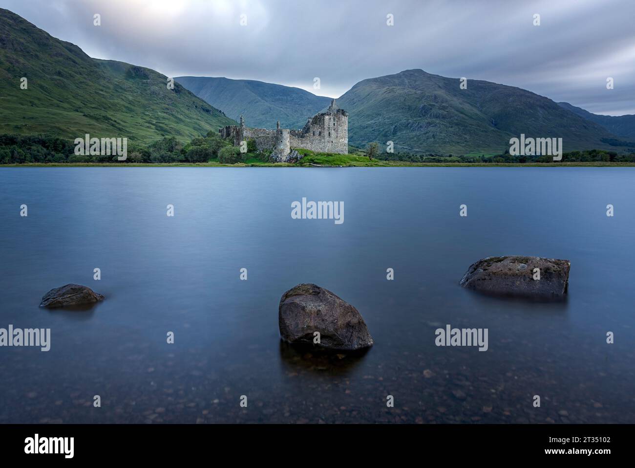 Kilchurn Castle befindet sich auf einer kleinen Insel in Loch Awe, Scottish Highlands. Stockfoto