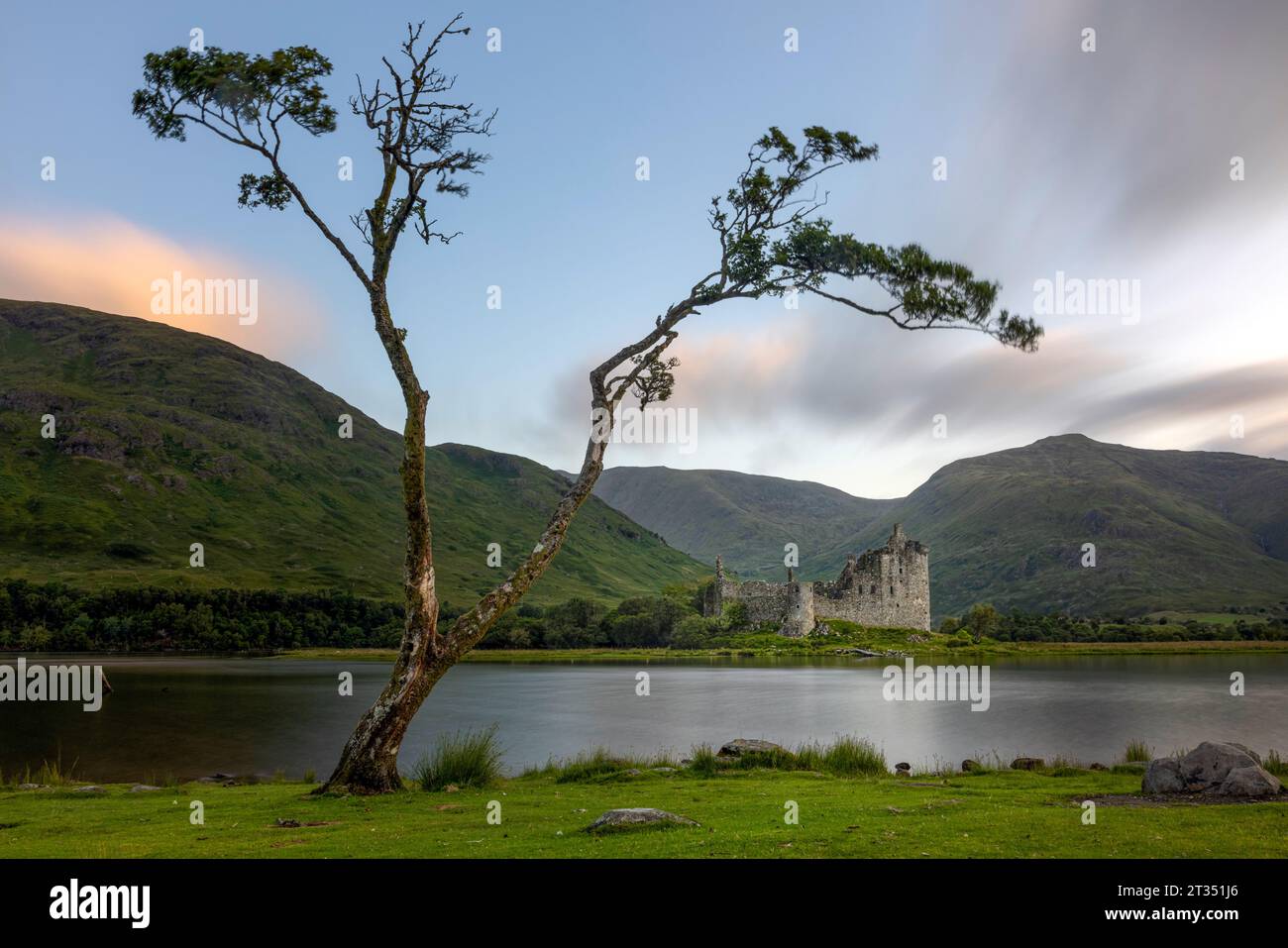 Kilchurn Castle befindet sich auf einer kleinen Insel in Loch Awe, Scottish Highlands. Stockfoto